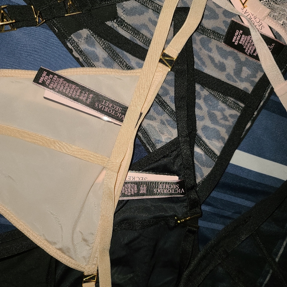 Victoria Secret - Picture 12 of 16